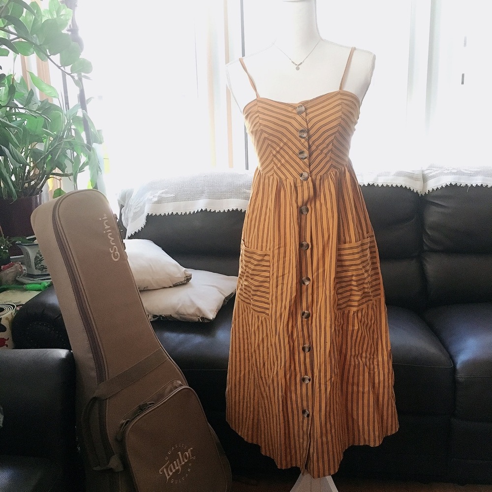NWT SUMMER MIDI DRESS XS